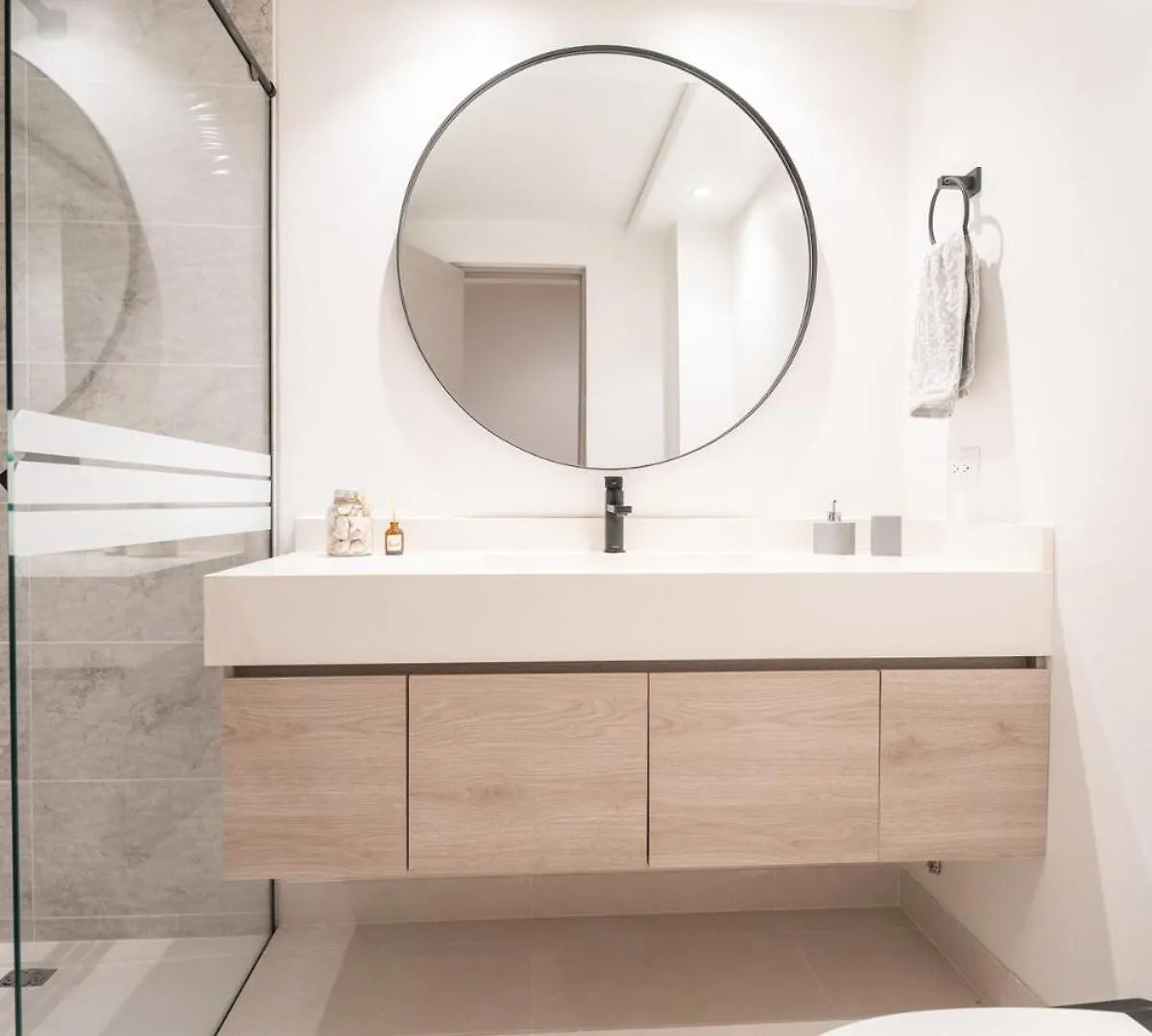 מדיין Provenza Lux Apartment L Guest Friendly L Fast Wifi L 9 Guest